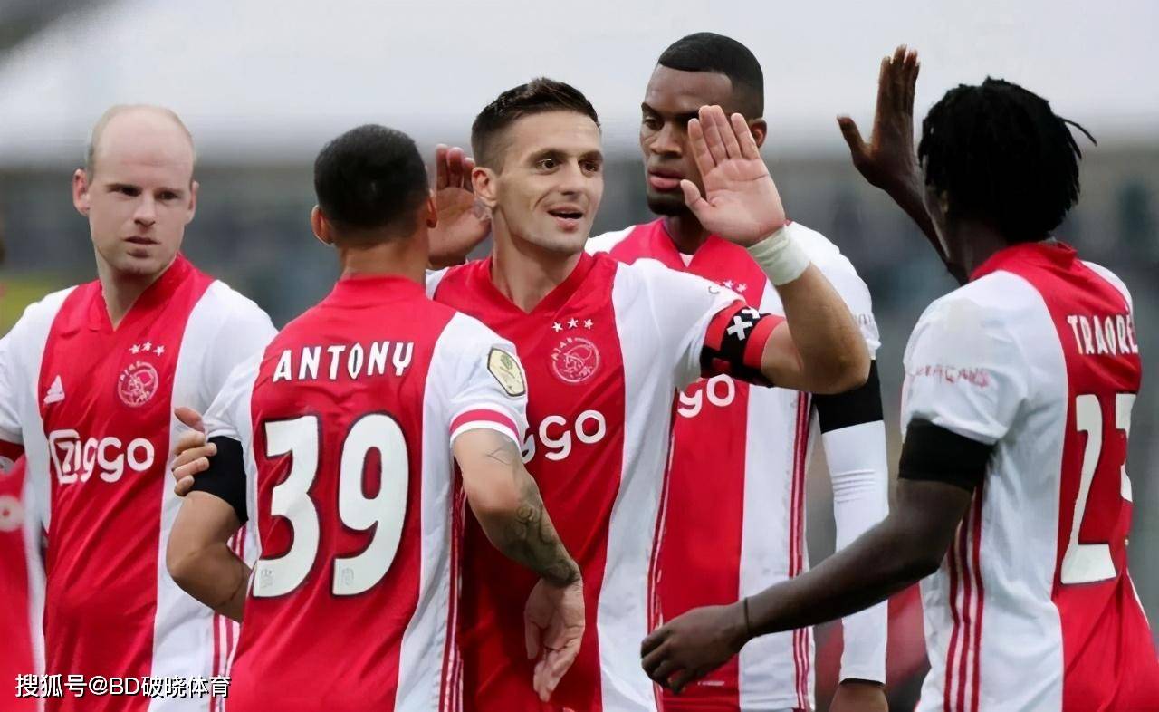 萨在足球界 萨在足球界