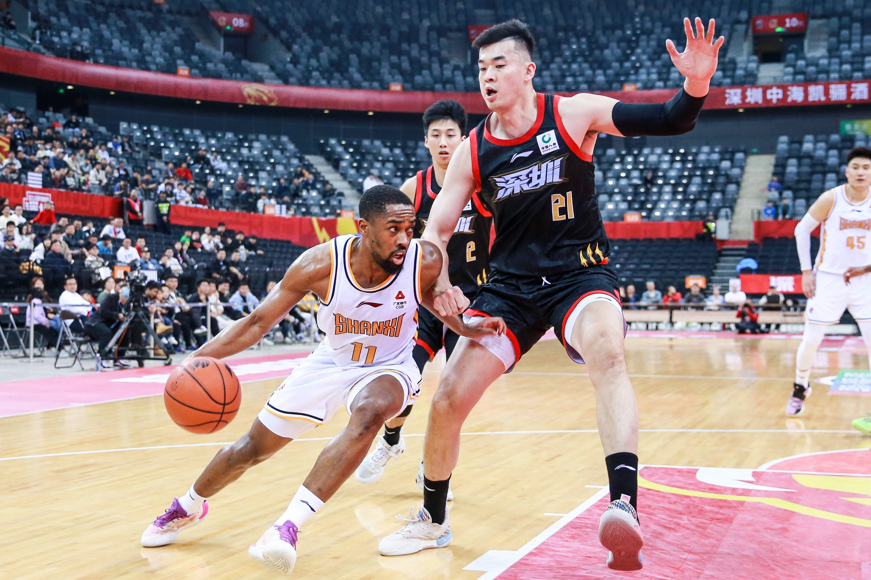 不但展现了 不但展现了