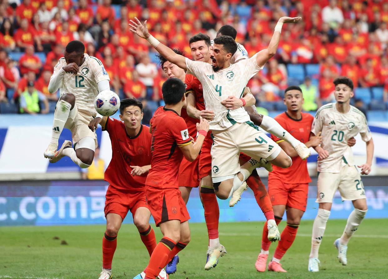 维多利亚面对马德里在圣马梅斯：阿诺德和卡马万加受伤